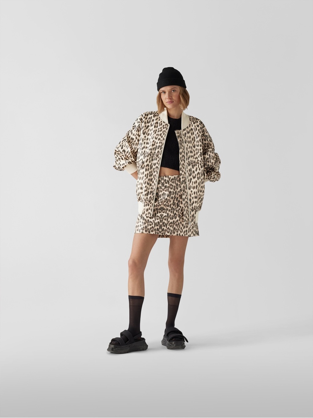 Baum und Pferdgarten
Animal Print Bomber Jacket w/ Tags - Picture 5 of 10